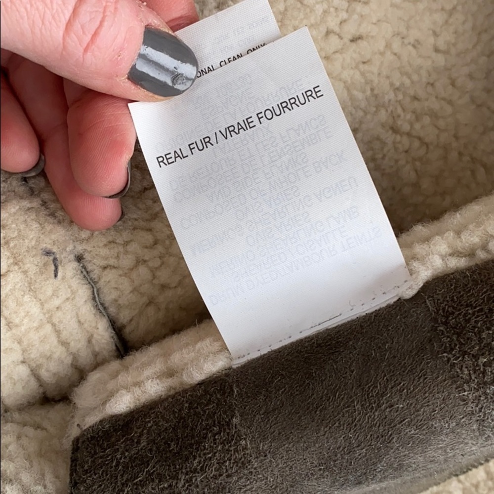 VINCE Genuine Lamb Shearling Vest - Picture 6 of 11
